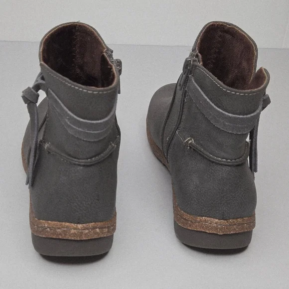 BOC by Born Women Addi Gray Flat Ankle Boots Booties Size 6 - Picture 6 of 9